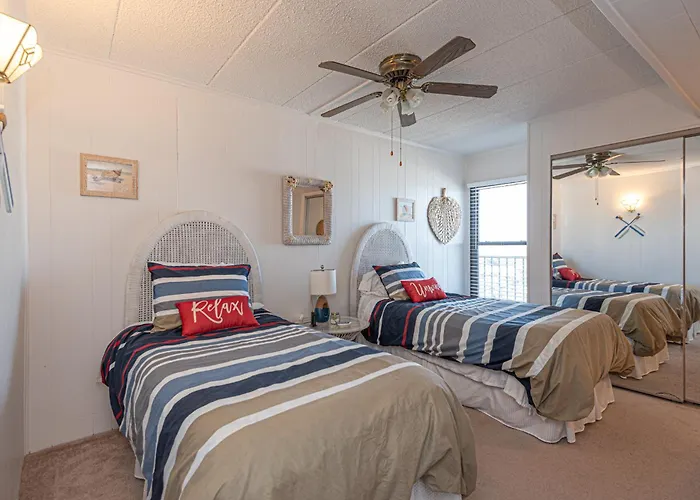 Holiday home Wonderful 2 Bedroom Sea Terrace With Heated Outdoor Pool!