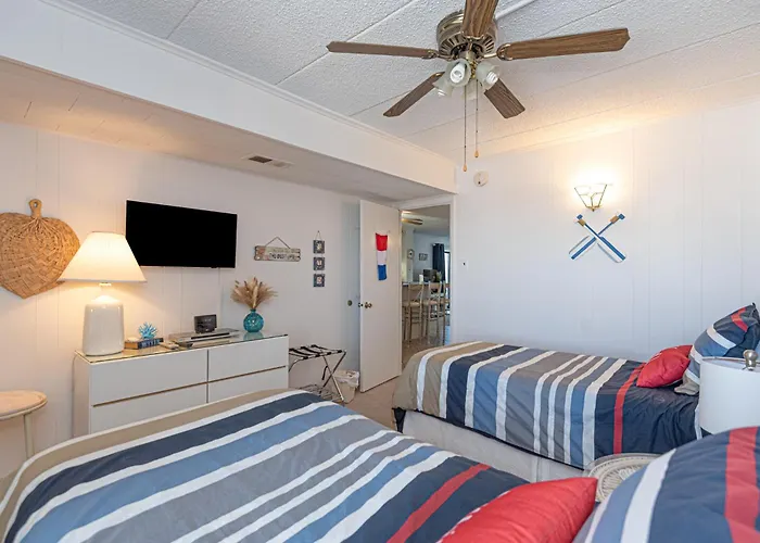 Wonderful 2 Bedroom Sea Terrace With Heated Outdoor Pool! *