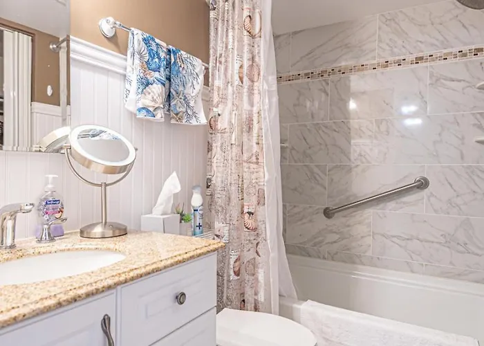 Wonderful 2 Bedroom Sea Terrace With Heated Outdoor Pool!